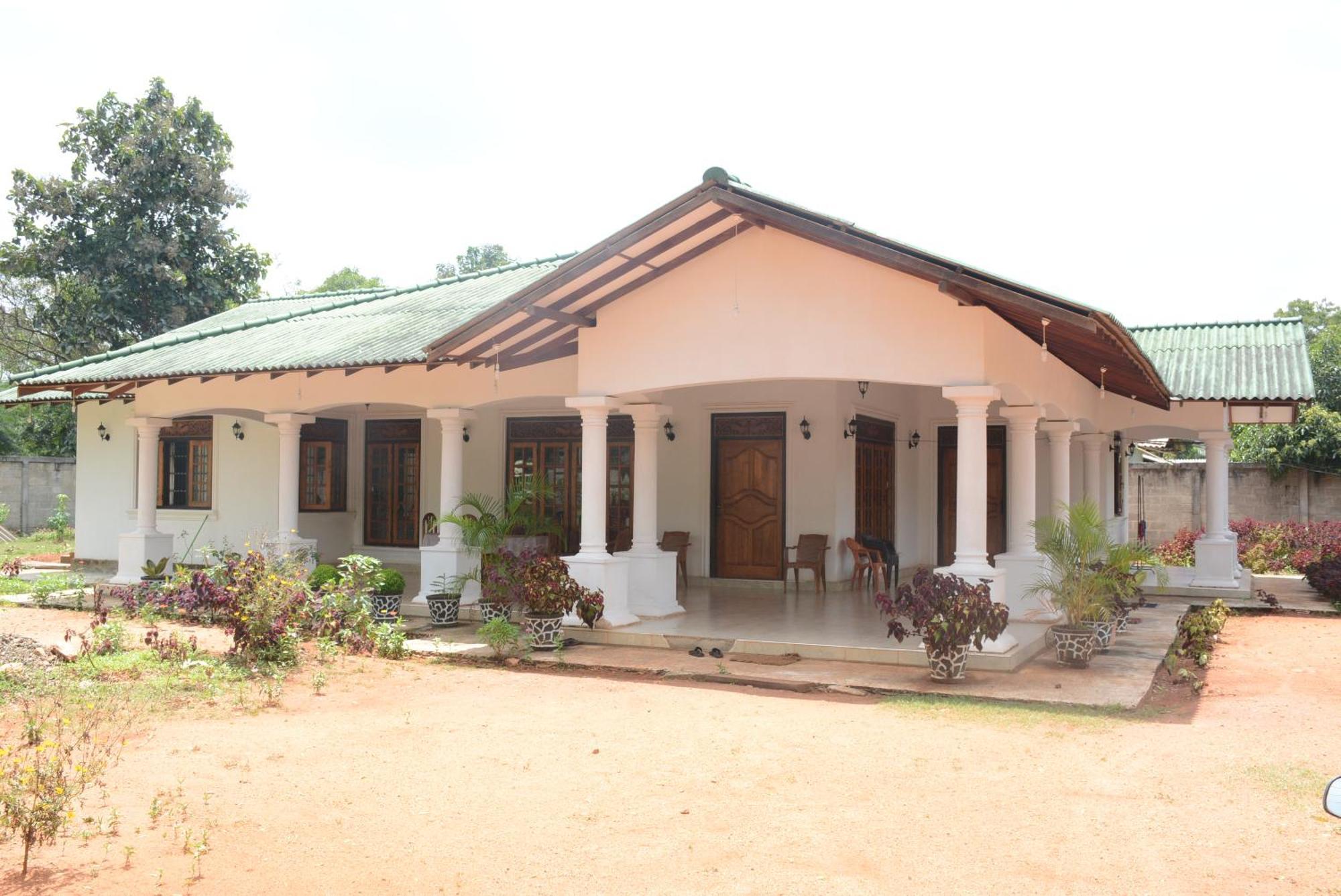 Hotel First House Mihintale Exterior foto